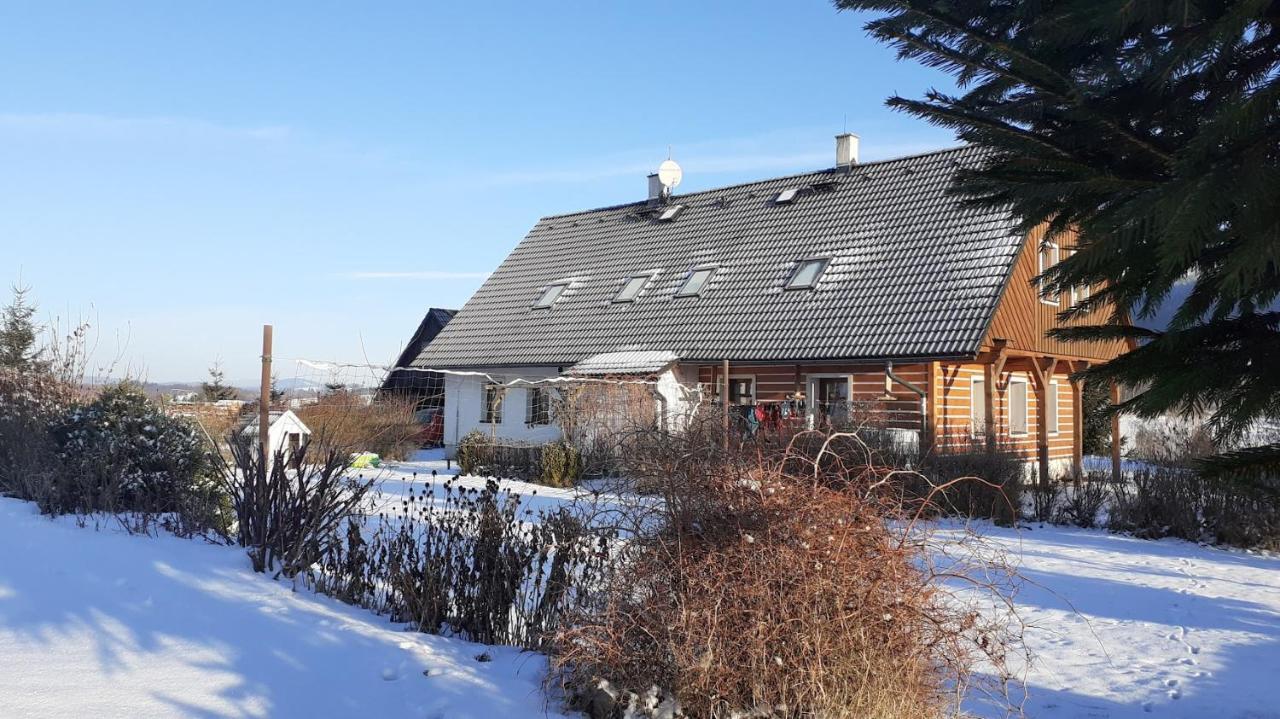 Apartman V Chaloupce Na Vrsku Bernsdorf Eksteriør billede